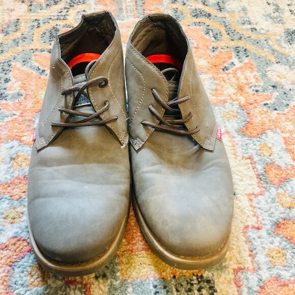 LEVIS Gray Mid High Ankle Chukka Boots Faux/Vegan Leather Lace Up Shoes M's 8.5 - Picture 3 of 10